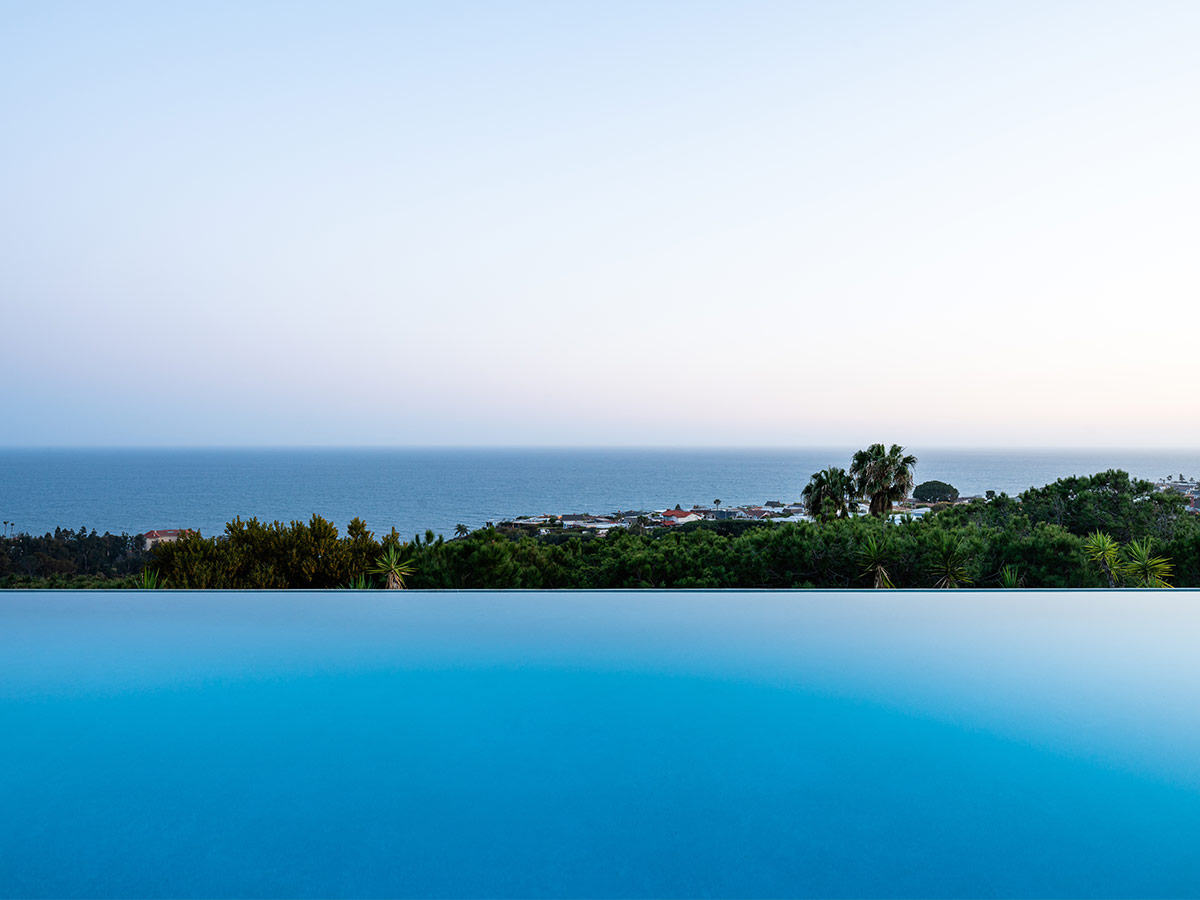 Exterior Materials for Modern Beach Homes